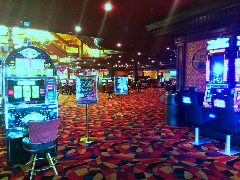 Ramada By Wyndham Terrible'S Hotel & Casino Jean Kültér fotó