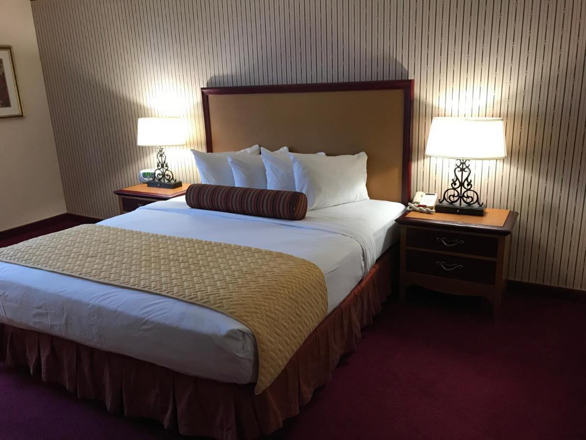 Ramada By Wyndham Terrible'S Hotel & Casino Jean Kültér fotó